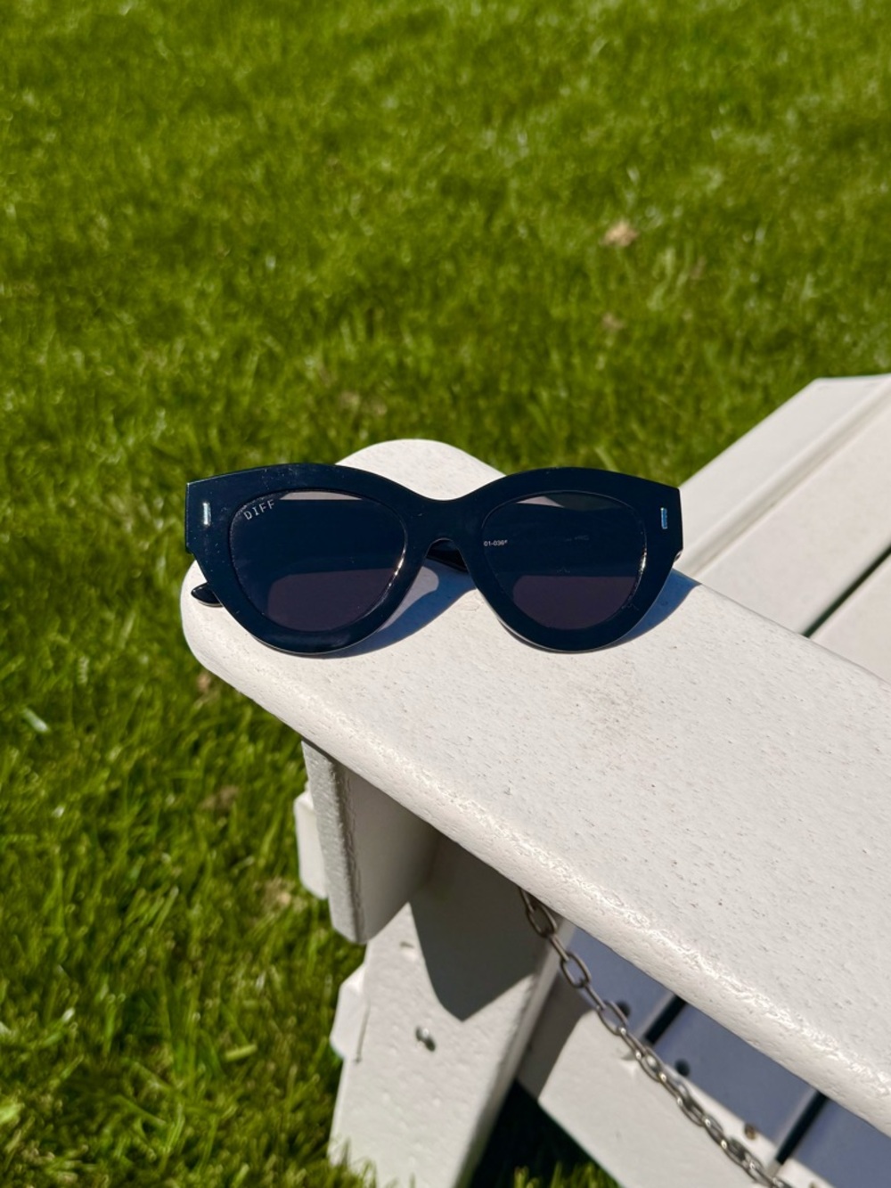 Diff Eyewear Black Cat-Eye Sunglasses